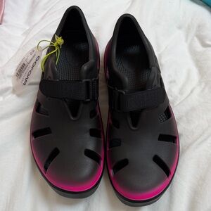 Black and Pink Gradient Closed-Toe Sandals